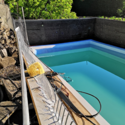 Piscine Extérieure à Coque : Élégance et Facilité d'Entretien Meaux